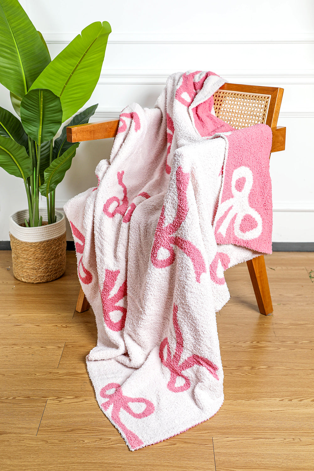 Pink Bow Printed Cozy Soft Throw Blanket